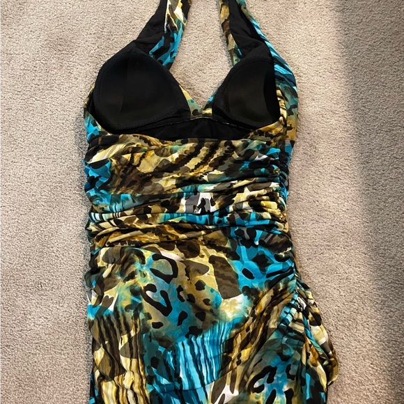 NWT MiracleSuit ||one-piece vibrant bold animal print Vixen magic suitSize 12. - Picture 4 of 11